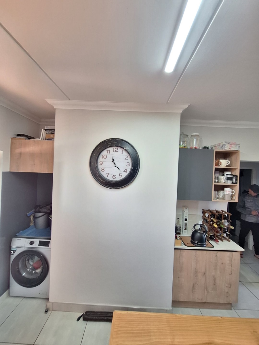 2 Bedroom Property for Sale in Vredekloof Western Cape